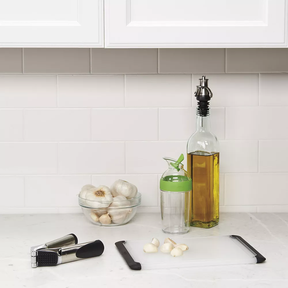 OXO Good Grips Salad Dressing Shaker 6 OXO Good Grips Salad Dressing Shaker - Image 6