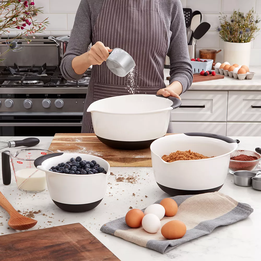 OXO Good Grips 3-pc. Mixing Bowl Set 4 OXO Good Grips 3-pc. Mixing Bowl Set - Image 4
