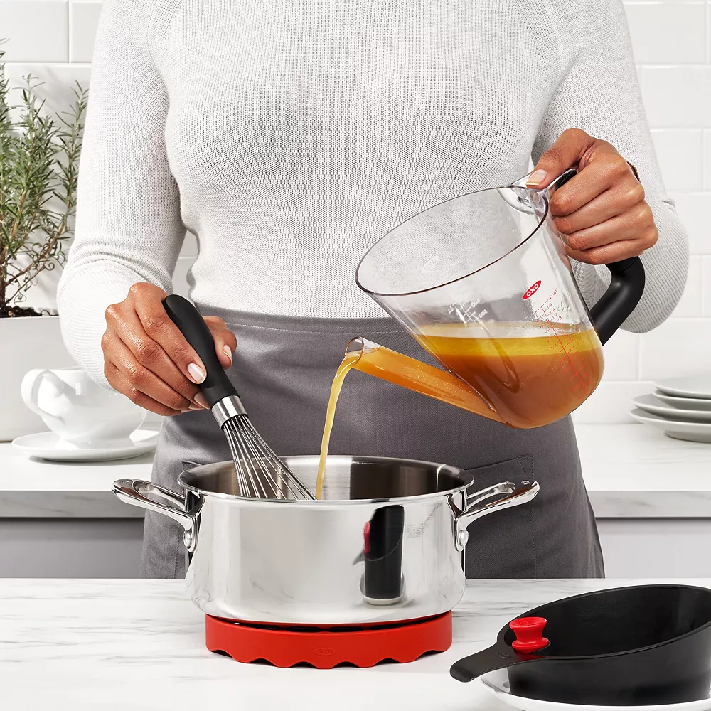 OXO Good Grips 4-Cup Gravy Fat Separator 2 OXO Good Grips 4-Cup Gravy Fat Separator - Image 2