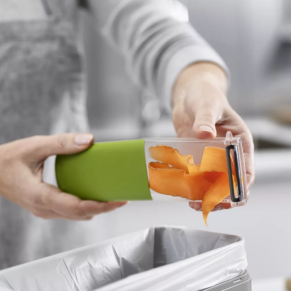 Joseph Joseph PeelStore Waste Collecting Peeler 6 Joseph Joseph PeelStore Waste Collecting Peeler - Image 6